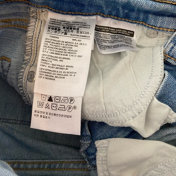 Levi’s | Size: 26 | Jeans | Colour: Blue w/ slight fade | - Picture 4 of 4